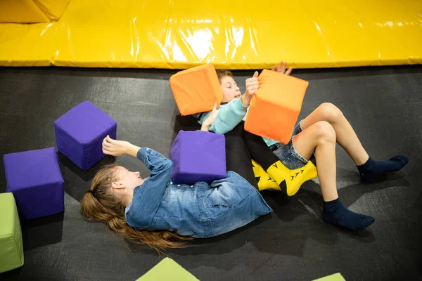 Kinder Sind Aktive Freizeit Sportwochenende Sportzentrum Für Akrobatik Und Trampolin — Stockfoto