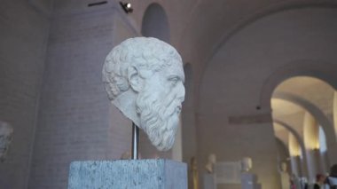 14 Ocak 2024. Münih, Almanya. Innenraum Glyptothek und Ausstellungen im Inneren in Munchen am Konigsplatz, Deutschland. Munchener Glyptothek. Glyptothek Münih antik heykel koleksiyonu. 