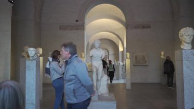 14 Ocak 2024. Münih, Almanya. Innenraum Glyptothek und Ausstellungen im Inneren in Munchen am Konigsplatz, Deutschland. Munchener Glyptothek. Glyptothek Münih antik heykel koleksiyonu. 