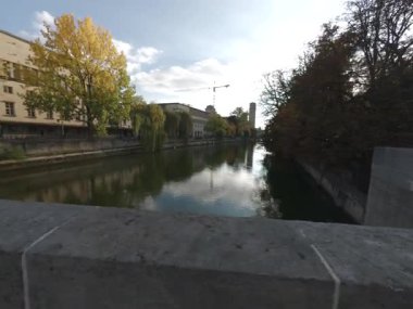 Münih, Almanya. Almanya Müzesi Münih, Isar Nehri üzerinde, ünlü bir Bavyera simgesi ve dünyanın en büyük bilim ve teknoloji müzelerinden biri olan Münih Müzesi.