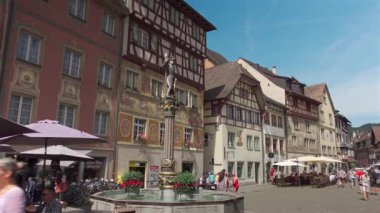 26 Temmuz 2024. Stein am Rhein, İsviçre. Stein am Rhein ist eine Kleinstadt westlich des Bodensee im Nordosten der Schweiz. İsviçre 'nin kuzeydoğusundaki Constance Gölü' nün batısında küçük bir kasaba.