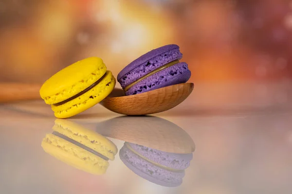 Deliciosos Macaroons Uma Famosa Sobremesa Francesa Multicolorida Com Uma Colher — Fotografia de Stock