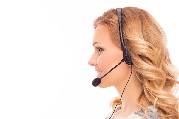 Kant weergave portret van mooie agent van callcenter — Stockfoto