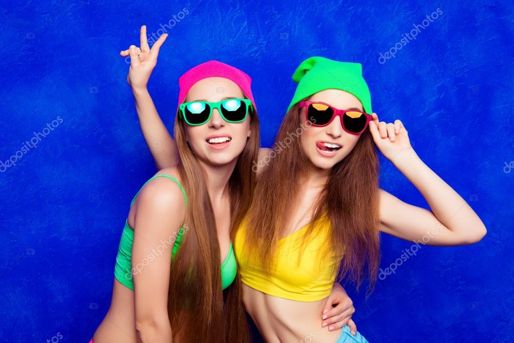 Chicas guapas outlet con gafas