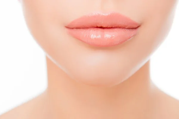 Feche a foto dos lábios da mulher cheia após o aumento — Fotografia de Stock