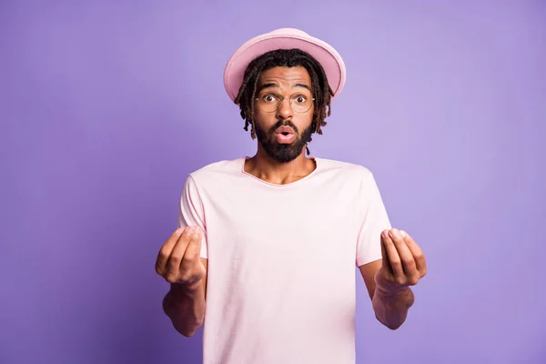 Photo portrait of shocked guy showing two italian hand signs isolated on vivid violet colored background