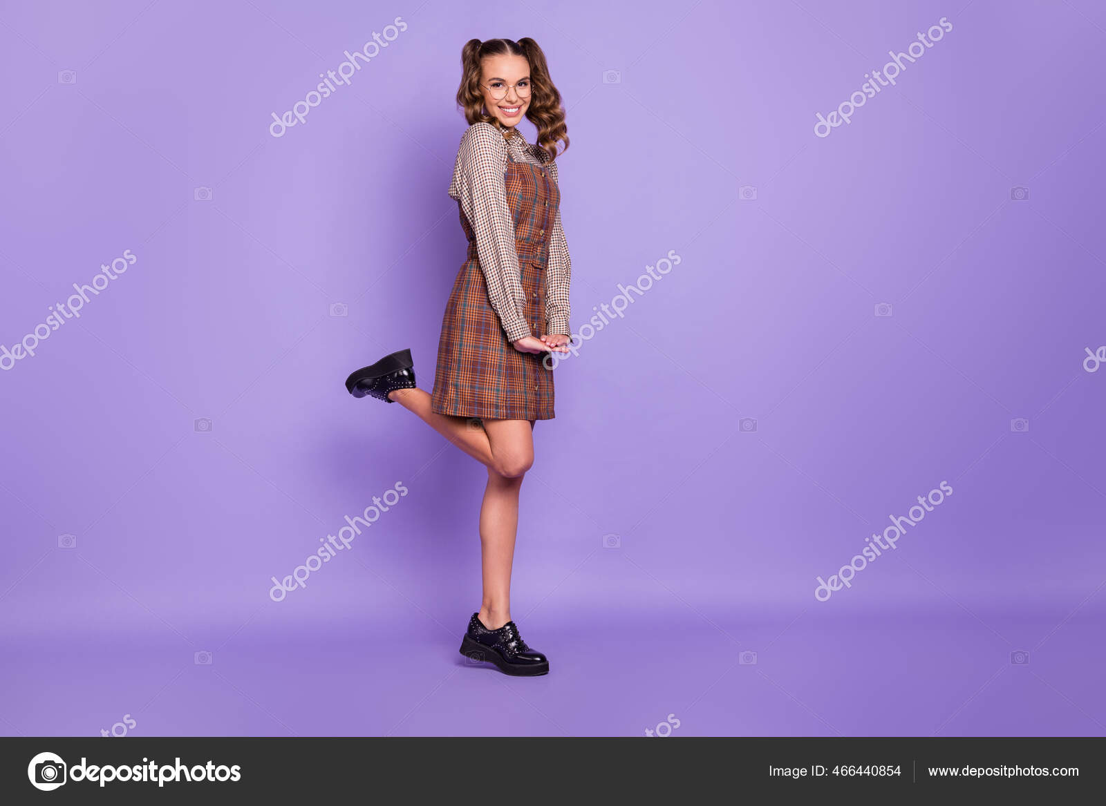 Perfil em tamanho completo retrato de ador vel jovem menina