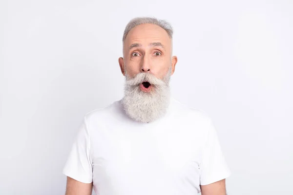Portrait of impressed grey hair old man open mouth wear white t-shirt isolated on grey color background — Stock Photo, Image