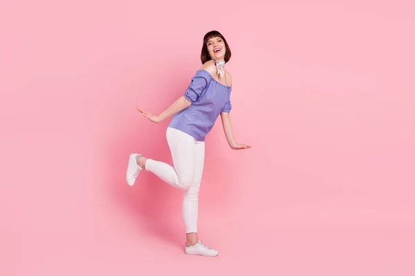 Full length body size photo woman laughing happy overjoyed in casual clothes isolated on pastel pink color background — Foto de Stock