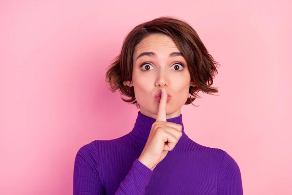 Photo of amazed brunette young lady finger lips wear violet sweater isolated on pink color background — Stock Photo, Image