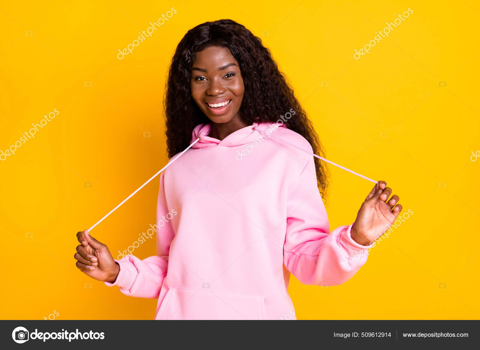 Pulling hoodie strings 2025