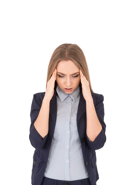 Gevoel hoofdpijn. Gefrustreerd jonge vrouw in formalwear aan te raken — Stockfoto