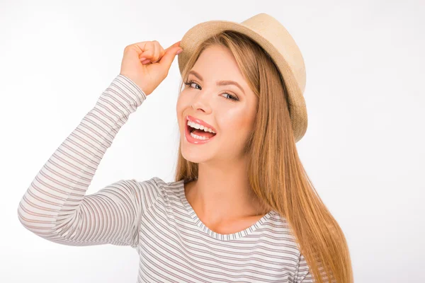 Glad söt flicka med hatt leende — Stockfoto