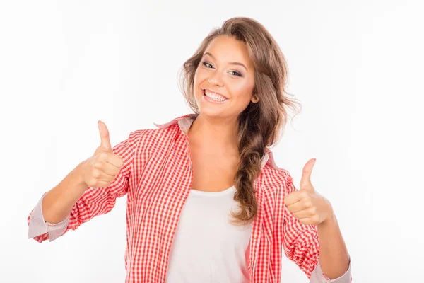 Chica feliz mostrando pulgares hacia arriba y sonriendo — Foto de Stock