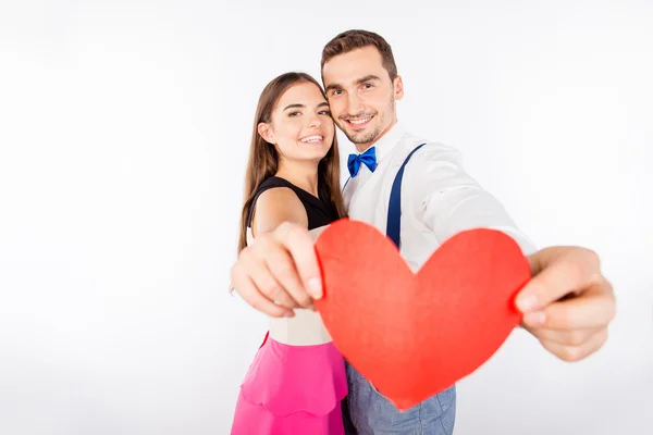 Feliz día de San Valentín para la joven pareja encantadora — Foto de Stock