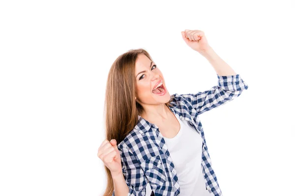 Lograr el objetivo con éxito. Chica feliz sonriendo y las manos arriba — Foto de Stock