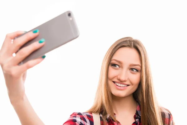 Mosolygó diák, hogy selfie a fehér háttér portréja — Stock Fotó
