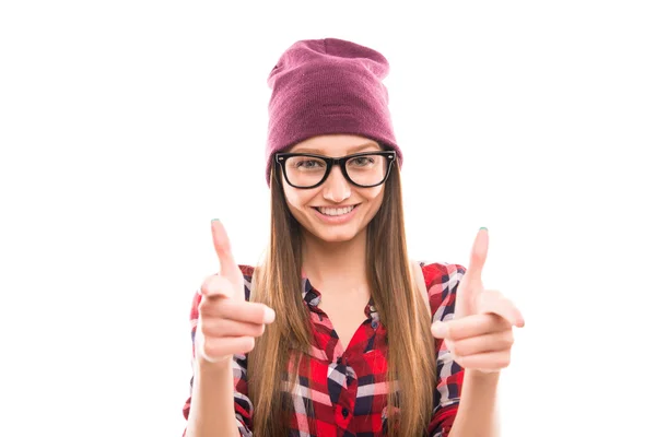 Chica hipster feliz mostrando gesto de "arma de dedo" — Foto de Stock