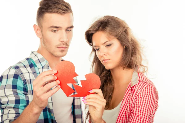 Portret van triest jonge paar vanwege pauze — Stockfoto