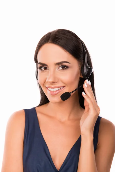 Carino sorridente agente consulenza clienti al telefono — Foto Stock