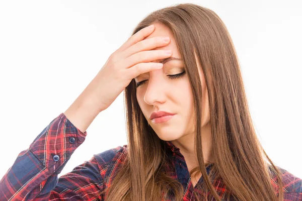 Trött ung ledsen kvinna lider av huvudvärk — Stockfoto