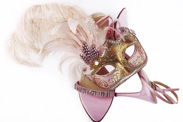 Pembe karnaval maskesi ve sandal 