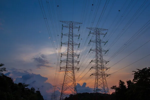 gün batımı sırasında İsale Hattı