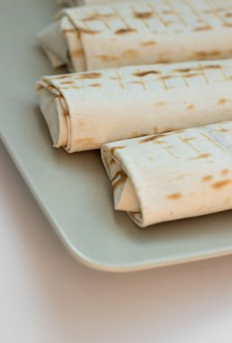 Plaka üzerinde birkaç tamamladı