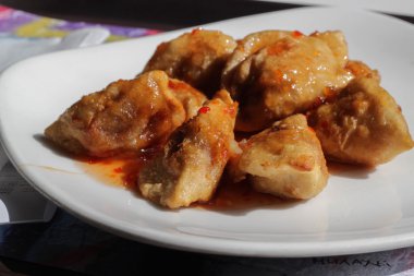 Baharatlı sause ile Çin köfte