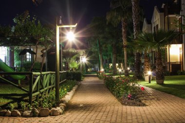 Geceleri sokak yürüyüş