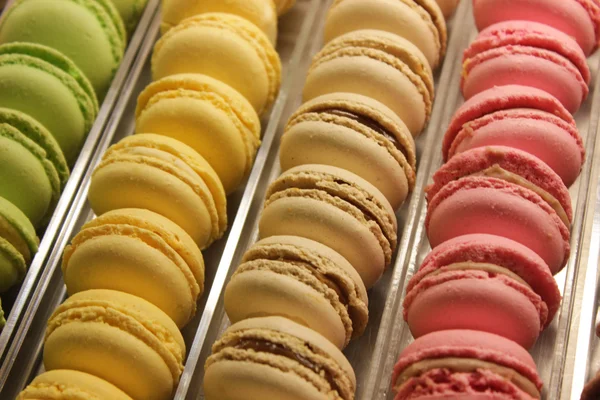 Macarons saborosos franceses coloridos — Fotografia de Stock