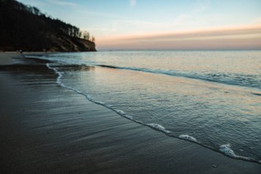Gdynia Orowo 'daki uçurumun kıyısında.