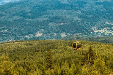 Polonya dağlarında teleferik
