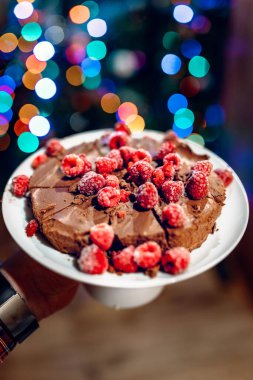 Noel ahududulu çikolatalı pasta