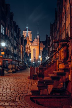 Geceleyin eski Gdask kasabası