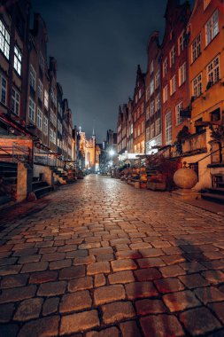 Geceleyin eski Gdask kasabası