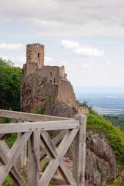 Saint Ulrich Kalesi 'nin yıkıntıları