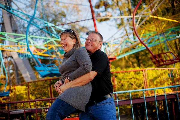 Seven parkta yetişkin çift