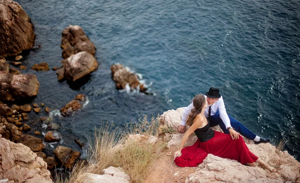 Love story in the mountains — Stock Photo, Image