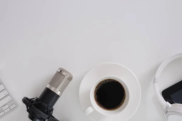 Podcast ses içeriği konseptinin üst görünümü
