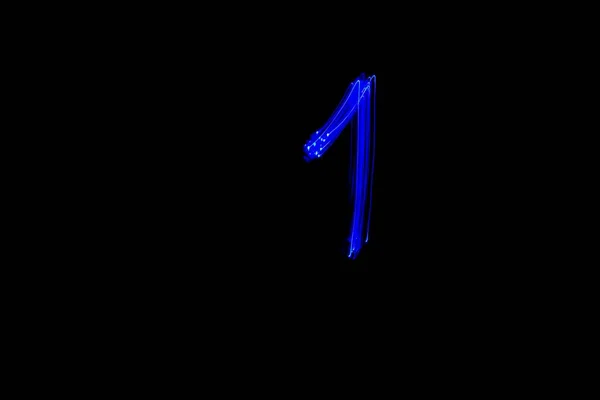Nummer Langzeitbelichtungsfoto Von Blaulicht Lichtmalerei Nummer Eins Auf Schwarzem Hintergrund — Stockfoto