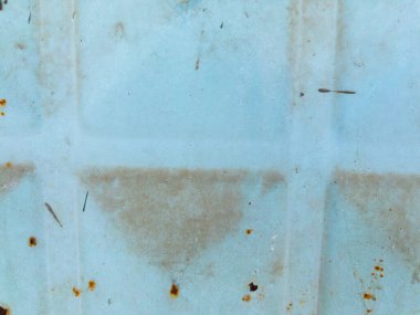 Pas lekeli eskimiş mavi metal yüzey