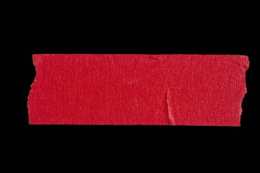 Yırtılmış kağıt yapıştırıcısı siyah izole arkaplanda kırmızı maskeleme bandı