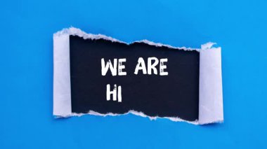 Yırtılan kağıt arkaplanına mesaj yazıyoruz.