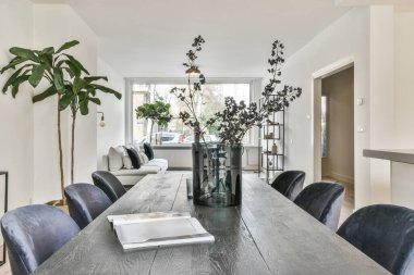 Güzel yemek odası.