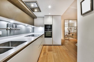 Parlak ve modern mutfak tasarımı