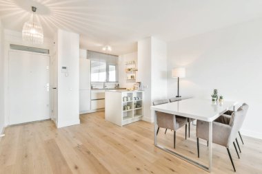 Modern yemek odası.