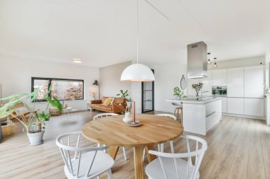 Modern yemek odası.