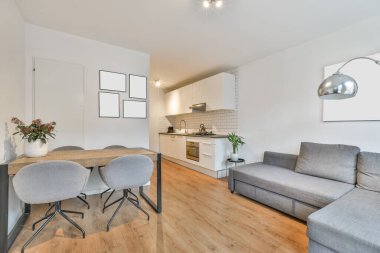 Modern yemek odası.