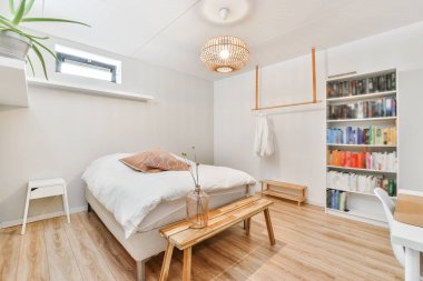 Yatak odasının içi.